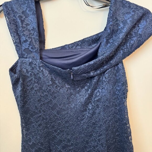 Vince Camuto Size 12 Elegant Navy Blue Lace Bodycon Cocktail Dress - Picture 4 of 5